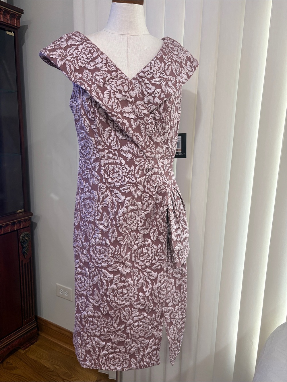 Elegant formal floral textured jacquard Mauve Sheath midi Dress portrait collar